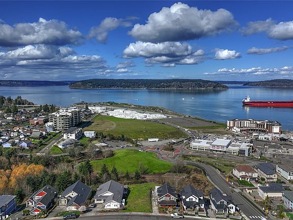 3rd image of 5313 N Commercial Street