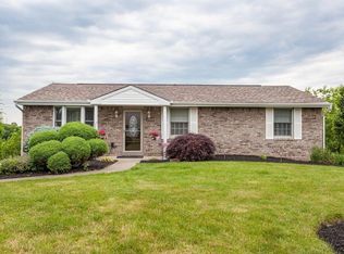 16 Springcrest Dr, Cecil, PA 15321