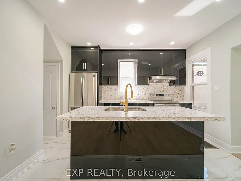 1509 Main St E #UPSTAIRS — Photo 1