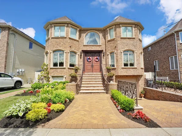 237 Finlay St, Staten Island, NY 10307