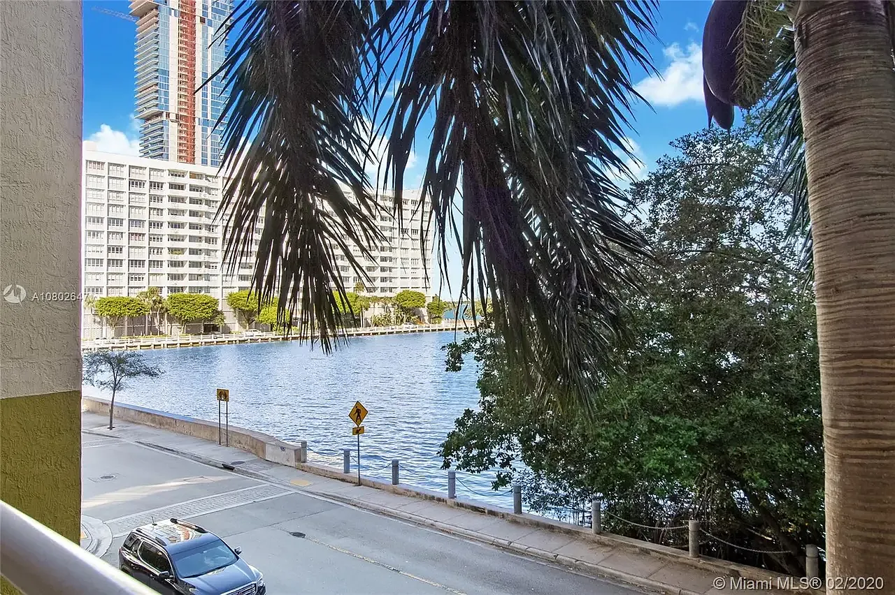 1 bed, 760 sqft, $2,700 — Photo 3