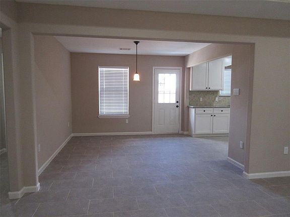 5th image of 5427 Myrtlewood St