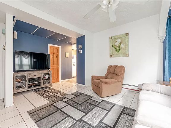 3rd image of 4424 Richardson Ave