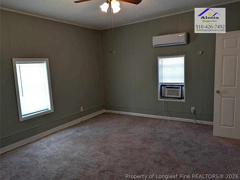 400 McLeod Rd — Photo 4