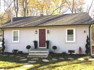 3 Riverside Dr, Dover, MA 02030