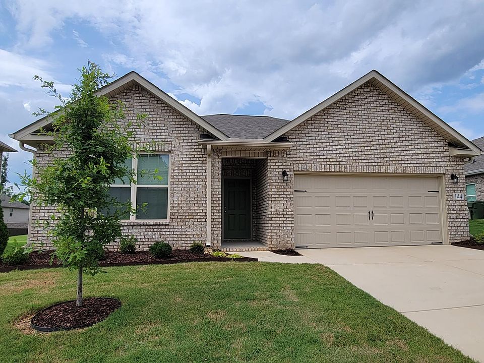 1st image of 144 Fernhill Dr NW