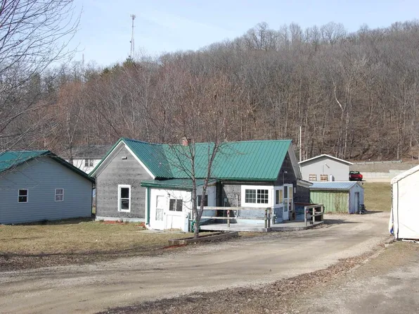 984 East Haseltine Street, Richland Center, WI 53581