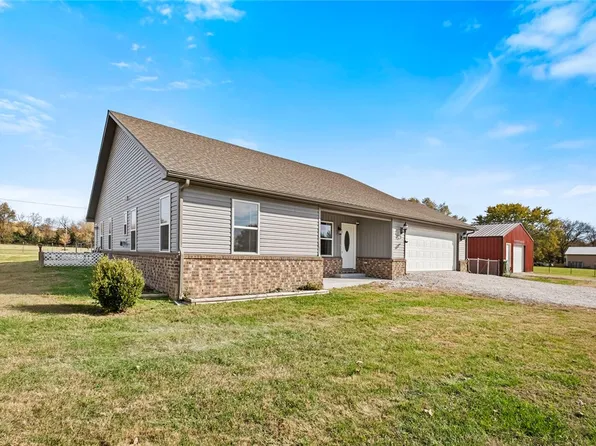 1903 Little Flock Dr, Little Flock, AR 72756