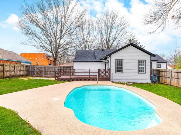 210 Center St, Whitesboro, TX 76273