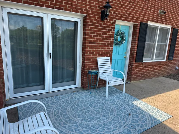 1310 Lakeview Cir, Harrisonburg, VA 22801