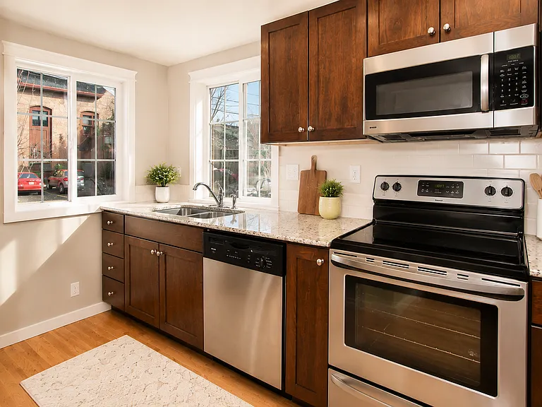 1604 W Bannock St — Photo 1