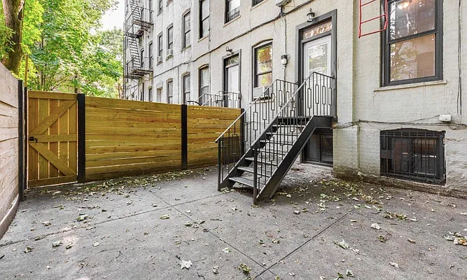 Rented by Compass | media 10