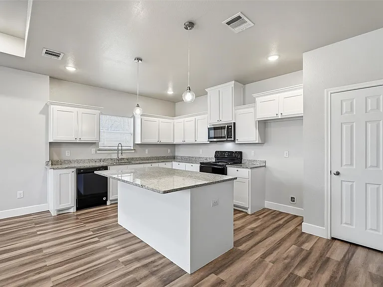 4215 Oneal St — Photo 2