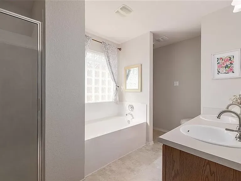 1422 Davis Mountain Loop — Photo 11
