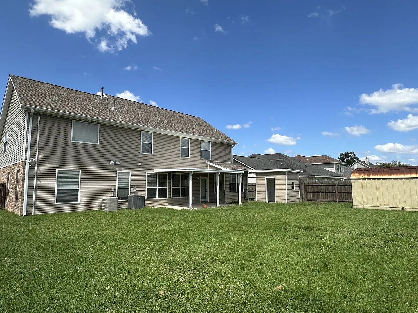 Spacious Home for Lease — Photo 1