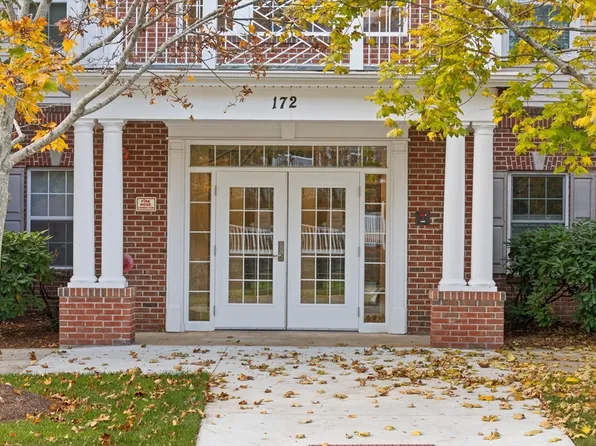 172 Haverhill St Unit 234, Andover, MA 01810