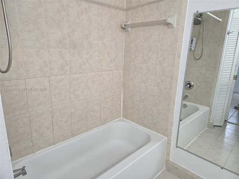 1539 SE 27th St #107 — Photo 7