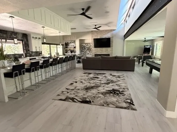 300 E Lacy Ln, Las Vegas, NV 89107