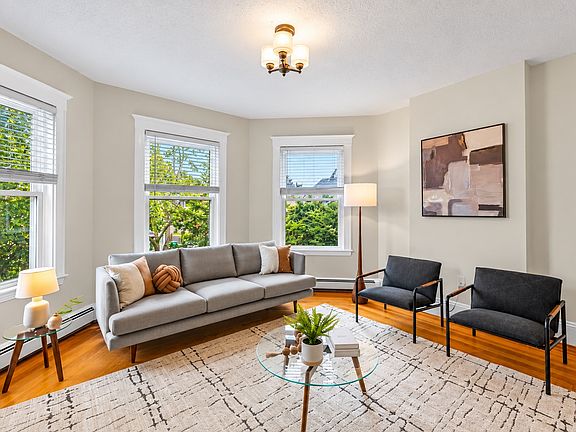 2nd image of 14 Holton St APT 3