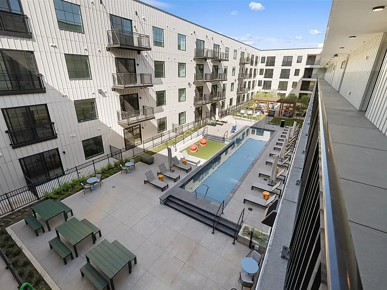 4315 S Congress Ave #428 — Photo 25