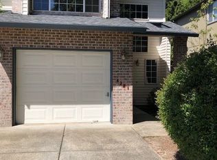 4197 SE Oak St, Hillsboro, OR 97123