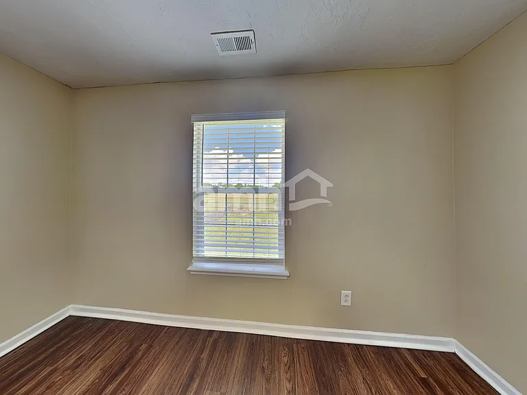 717 Breakers Ln — Photo 17