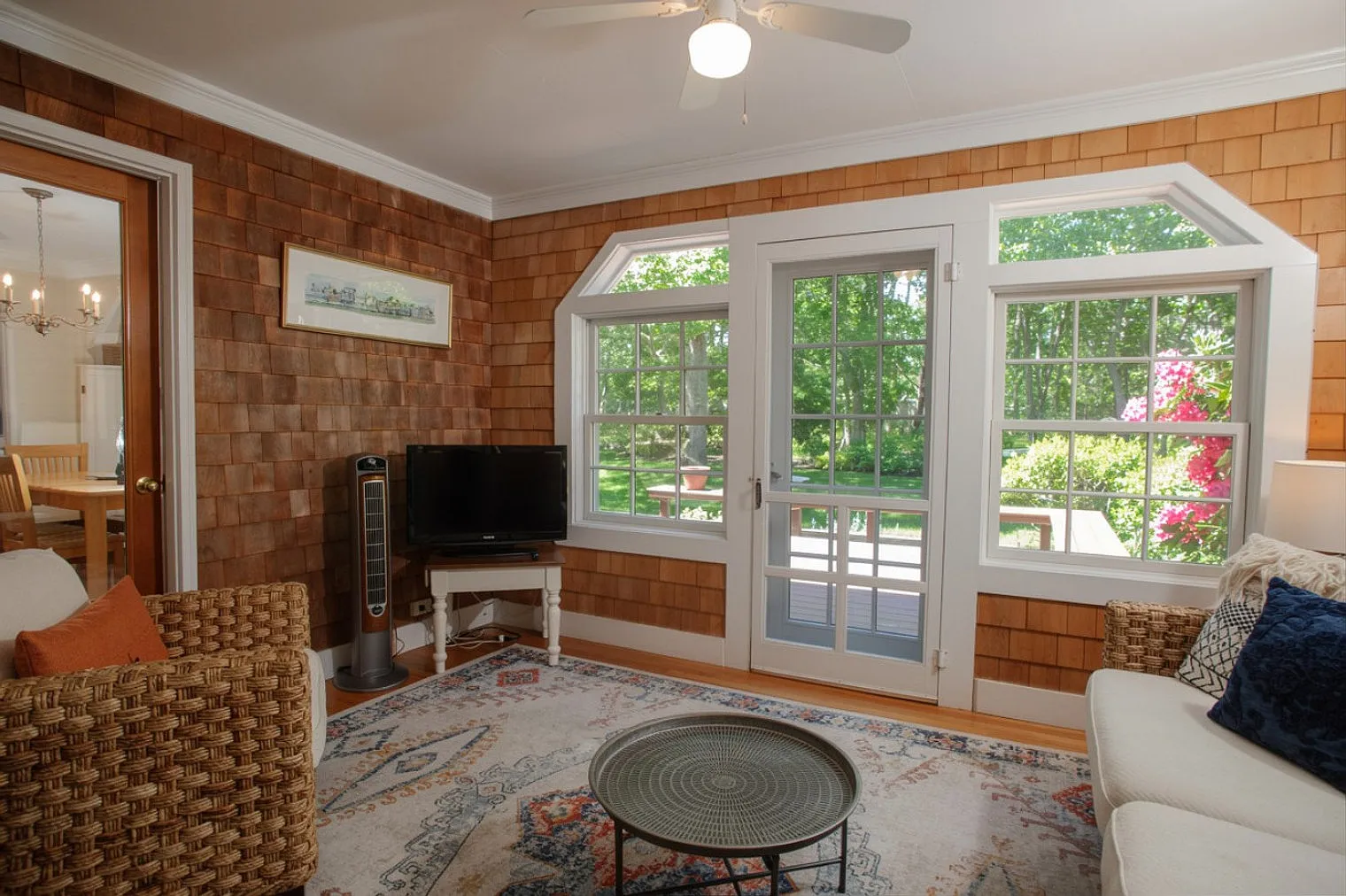 4 bed, 3.0 bath, 2281 sqft, $6,744 — Photo 1