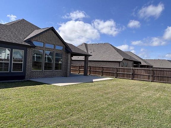 3rd image of 320 Bitterroot Ct