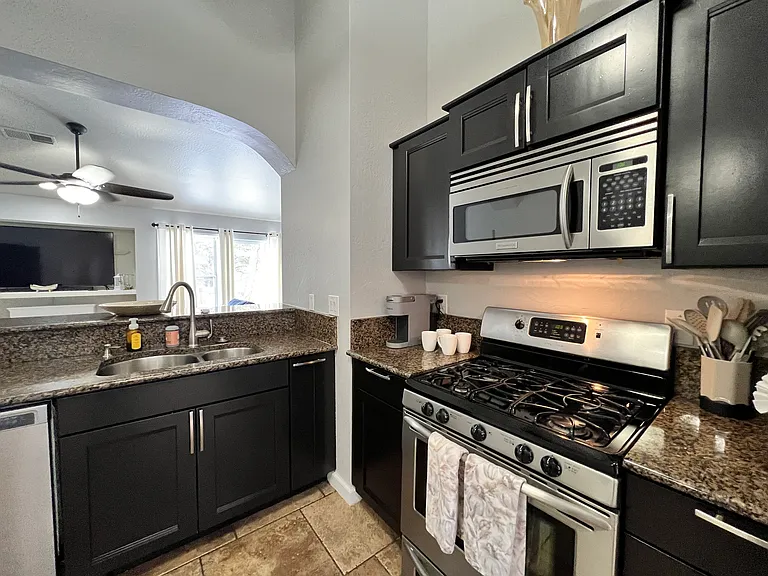 Fully equipped kitchen