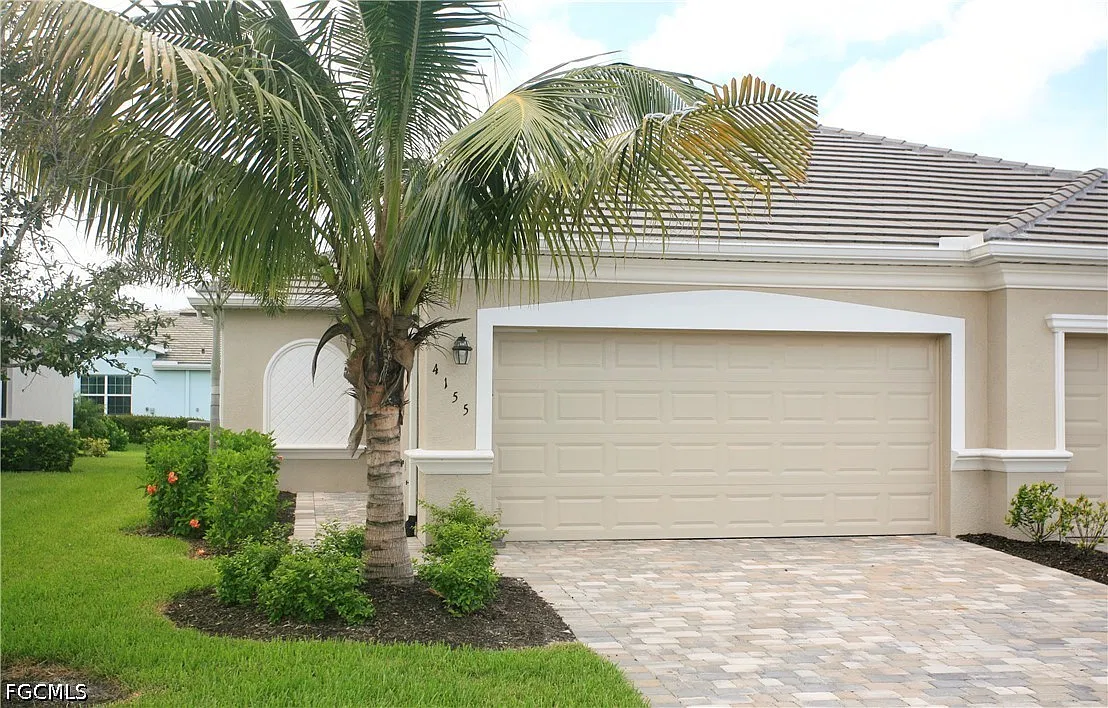 3 bed, 2.0 bath, 1411 sqft, $2,000 — Photo 1