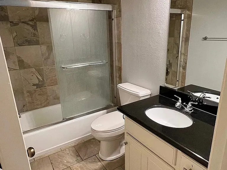 1353 S 11th St #C16 — Photo 16