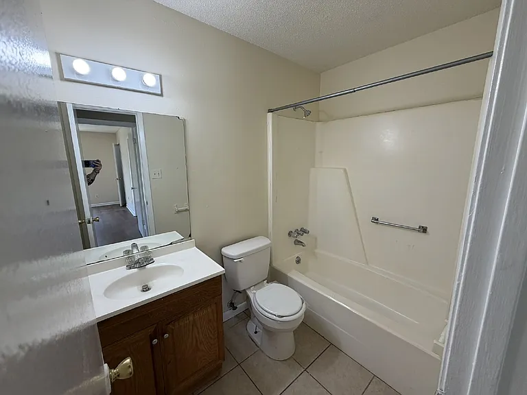 144 Cherokee Cir — Photo 6