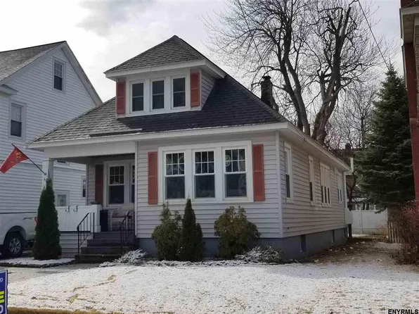 49 Meadowlawn Ave, Troy, NY 12180