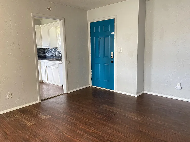 4800 Lisa Ln — Photo 5