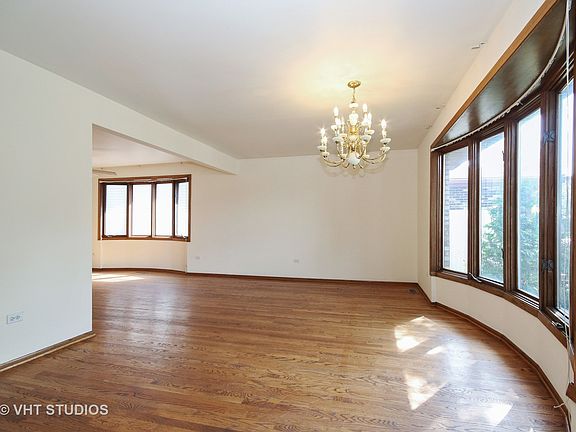 2nd image of 5816 W 101st St