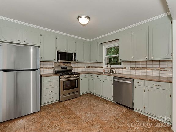 5th image of 6636 Brushwood Dr
