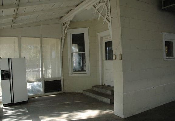 3rd image of 1604 N Elm St