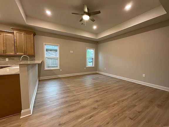 5th image of 1019 N Jeff Davis Ave