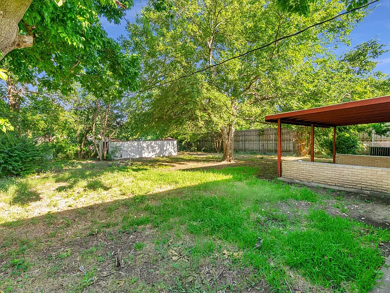406 N Bonham Dr — Photo 36