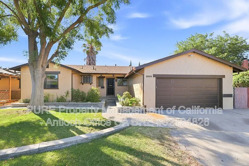3 bed, 2.0 bath, 1490 sqft, $3,200 — Photo 1