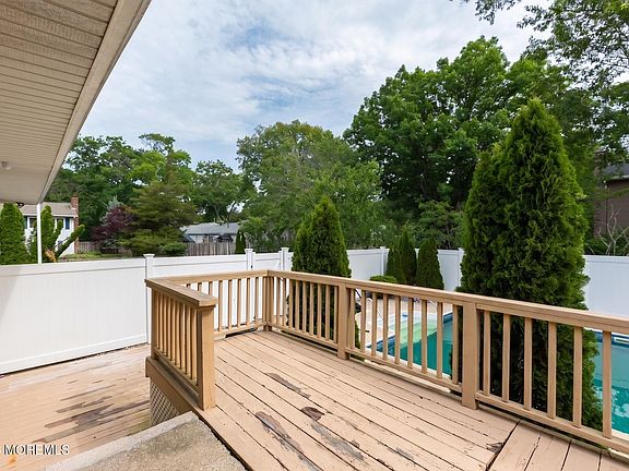 4th image of 1326 Leguene Avenue