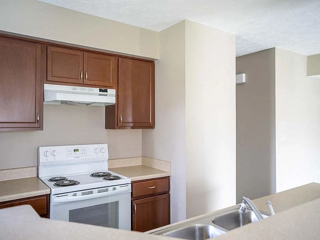 Village Walk Apartments — Photo 4