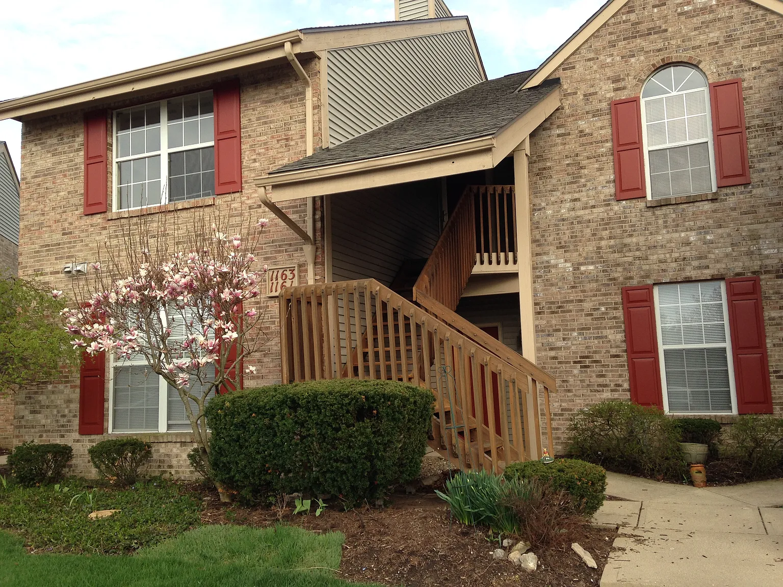 2 bed, 1025 sqft, $1,400 — Photo 1