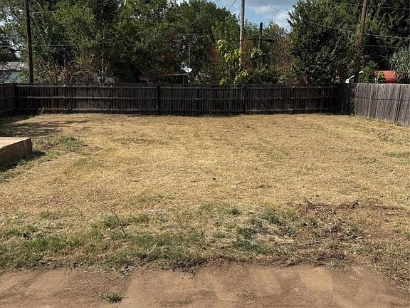 3rd image of 1436 E Moses St