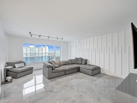 3rd image of 3500 Galt Ocean Drive #1109