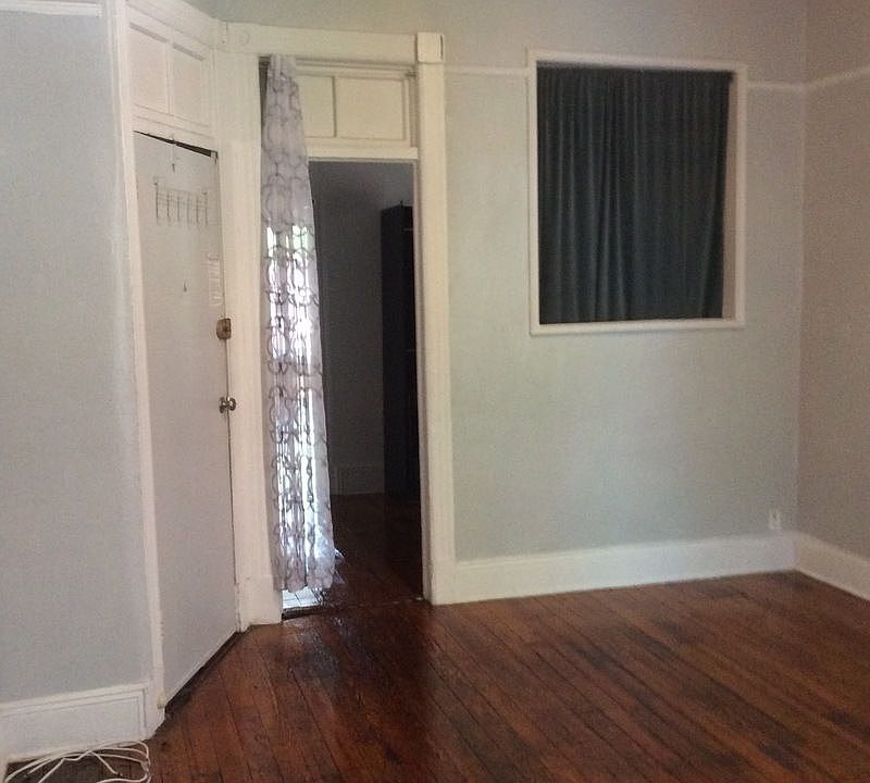 1st image of 225 8th St APT 2L