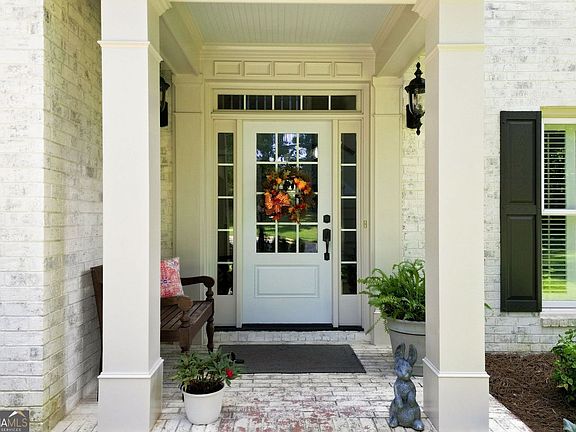 3rd image of 4201 Springwood Cir