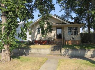 205 10th Ave NE, Minot, ND 58703