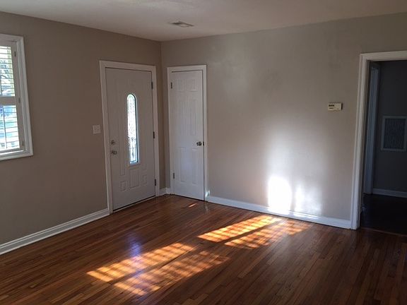 5th image of 1959 Lakewood Cir S