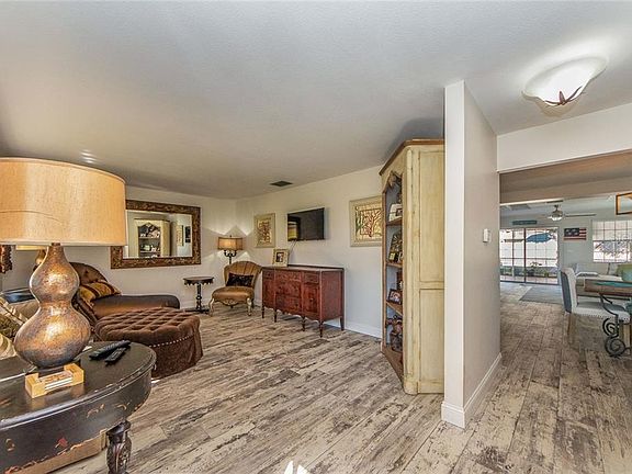 4th image of 8306 Archwood Cir